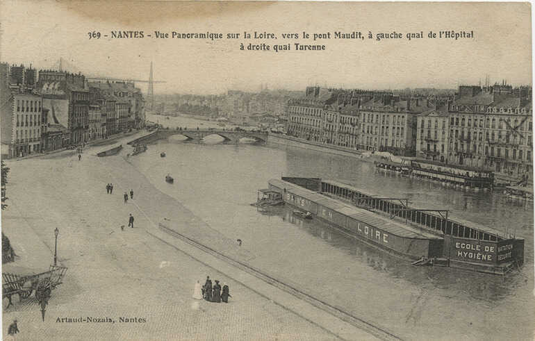 Vue panoramique sur la Loire vers le pont Maudit