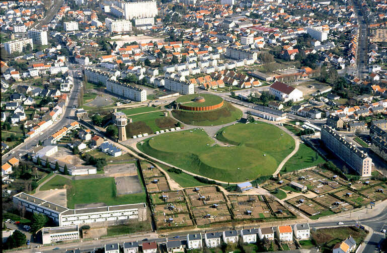 Vue aérienne des réservoirs d'eau de la Contrie