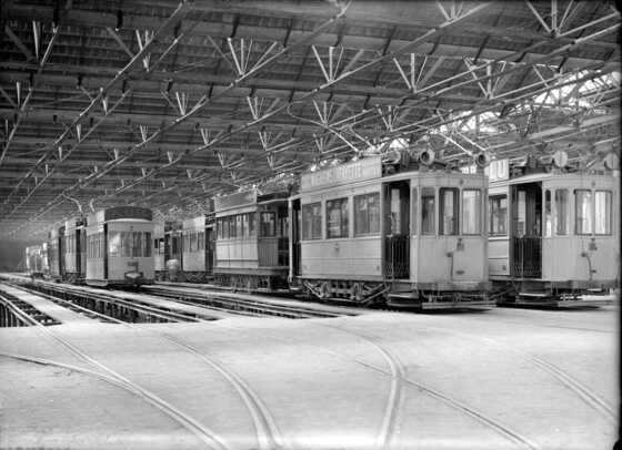 Intérieur du dépôt de tramways de la Morrhonnière
