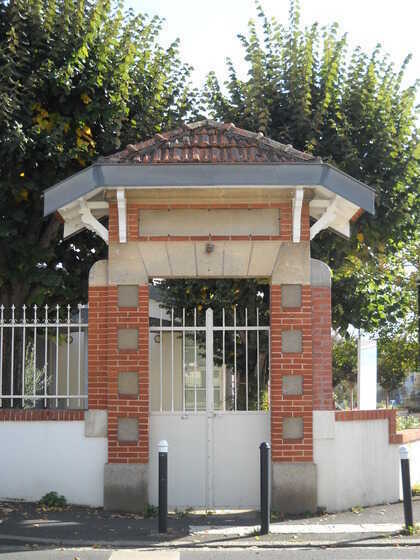 Ancienne école publique de Saint-Joseph de Porterie