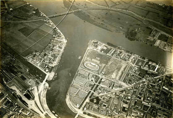Photographie aérienne sur le champs de Mars, la gare et le premier vélodrome de Nantes