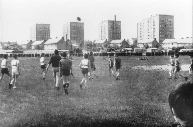 Match de jeunes rugbymen, au pied de la « cité cheminote » du Vieux Doulon, à deux pas de la gare de triage du Blottereau