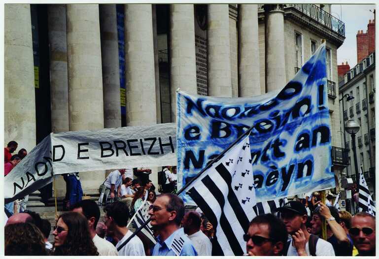 Manifestation pour le rattachement administratif de Nantes à la région Bretagne, ici devant le théâtre Graslin