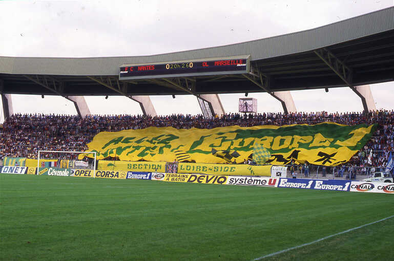 Tribunes du stade de la Beaujoire durant un match de football