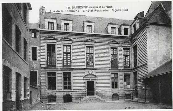 Hôtel de Rosmadec au début du 20e siècle avant la destruction de l’aile est