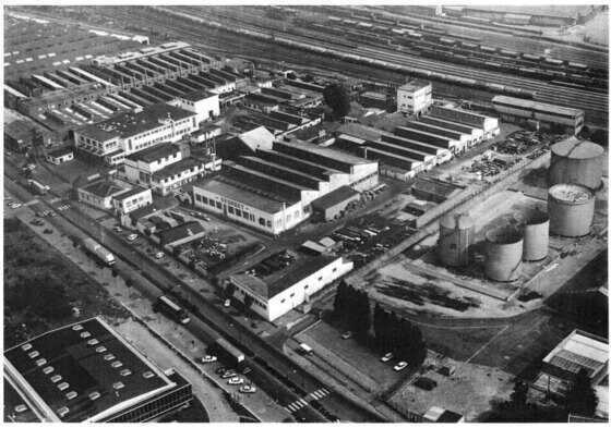 Vue aérienne de l’usine Valspar entre l'usine Carnaud et l’usine Shell