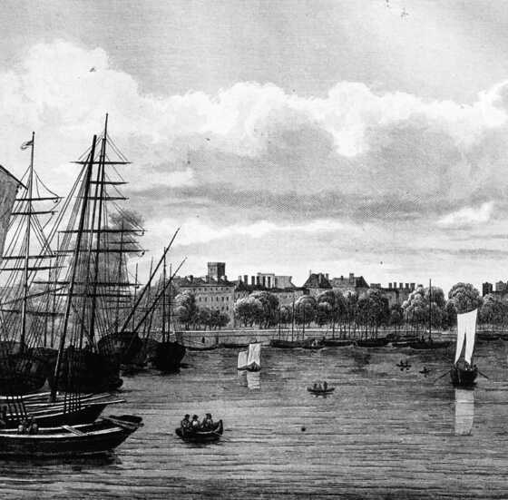 Gravure montrant le port de Nantes  avec la tour de l’Observatoire de la Marine de la rue de Flandres. 