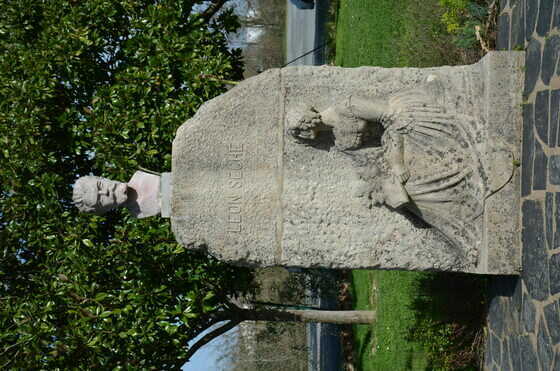 Stèle Léon Séché