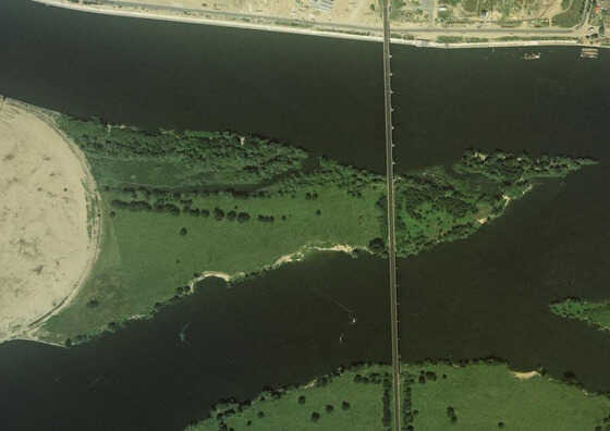 Vue aérienne de la partie est de l’île de Nantes en 1970